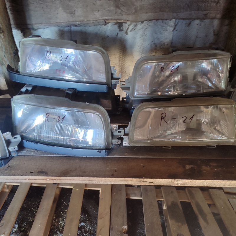 Фари Renault 21
