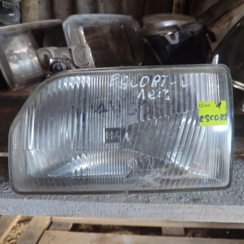 Фара ford escort ліва