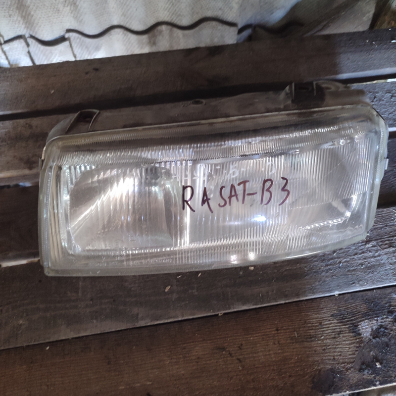 Фара passat b4 ліва