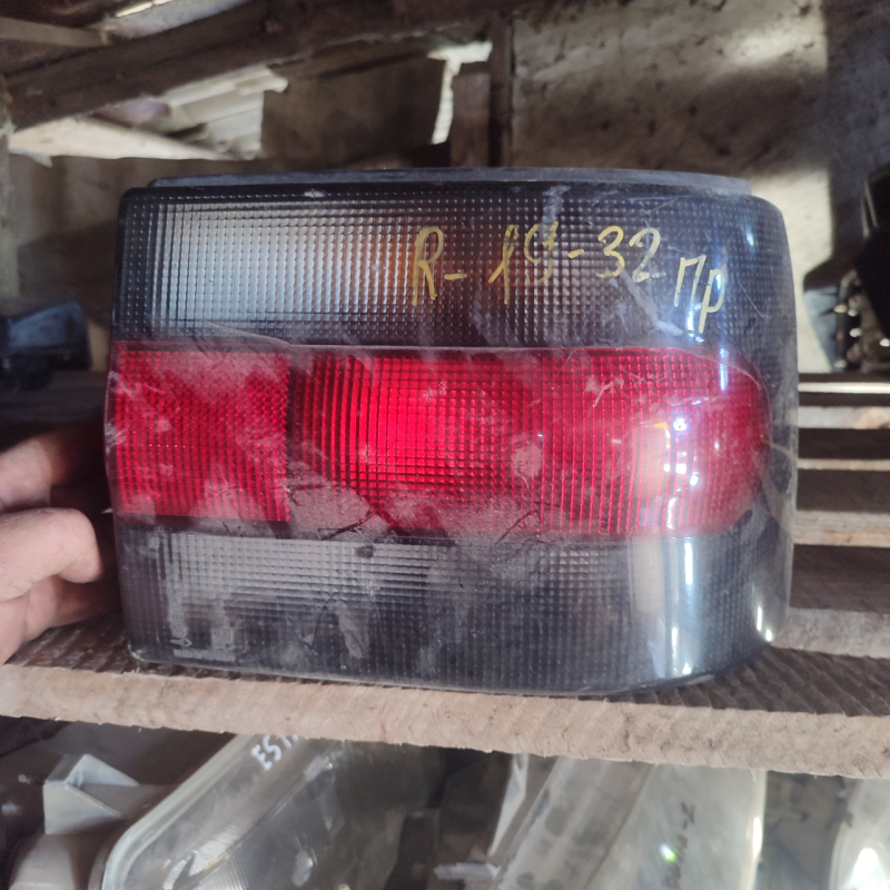 Задній стоп ліхтарі  Renault 19
