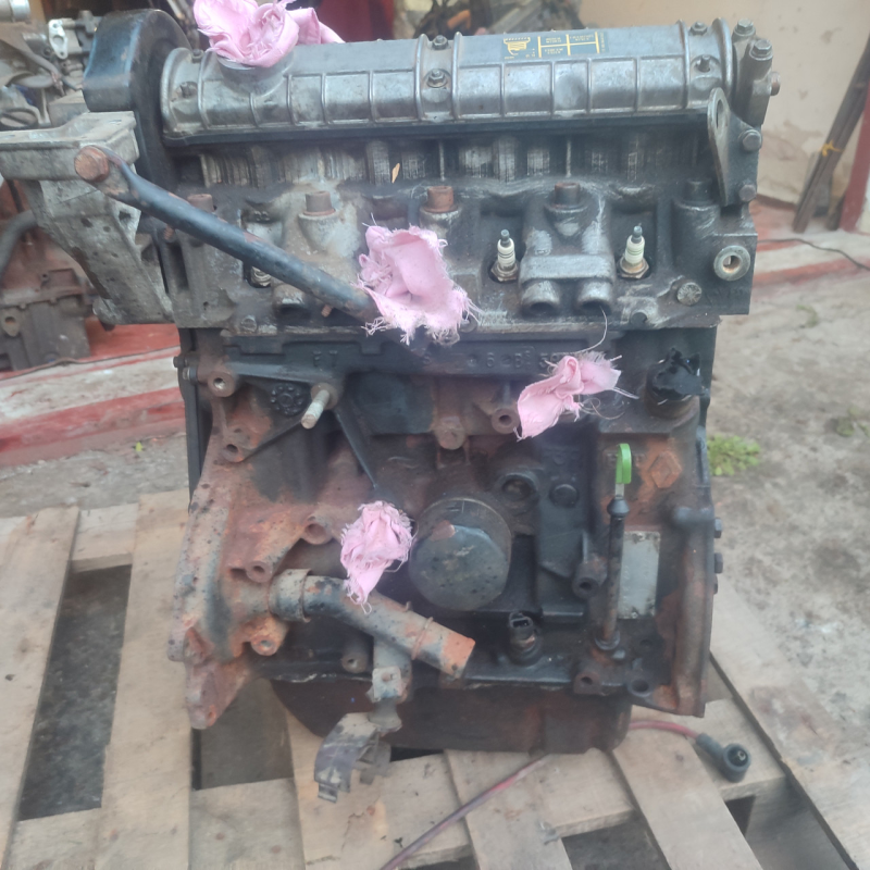 Рухом Renault laguna megane 2.0 бензин