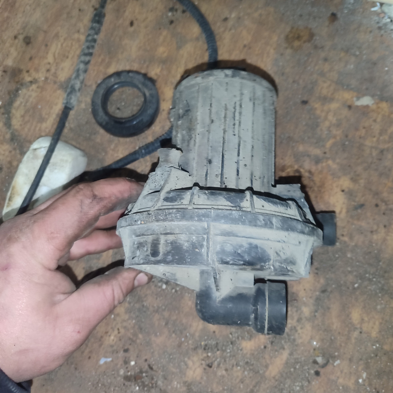 Моторчик надувну повітря Октавія тур гольф 4