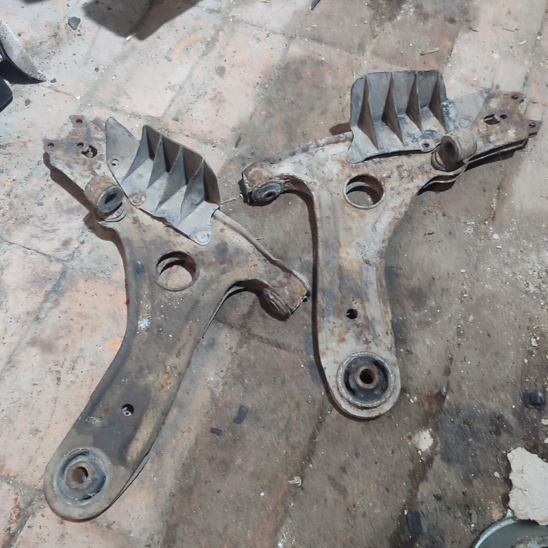 Передні речаги пасат б3 б4 гольф джета 2 3