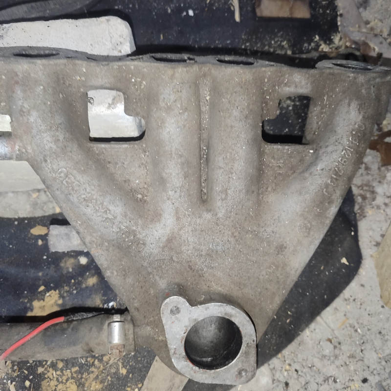 Випускний колектор карбюратор ауді 80 гольф пасат