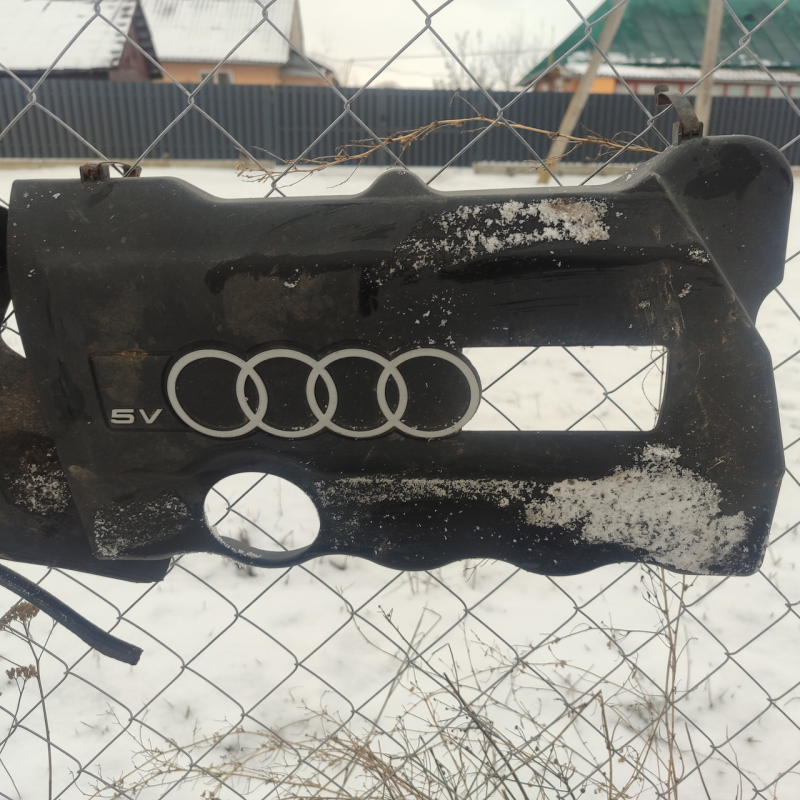 Декоративна кришка двигуна 1.8 адр