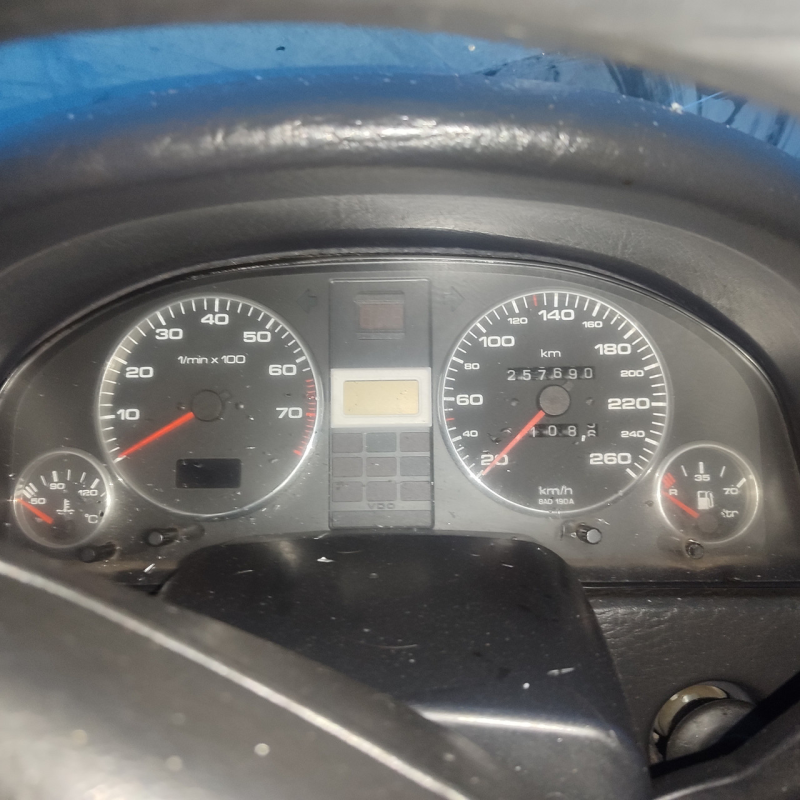 Приборна панель ауді 80 260 км