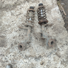 Передні стойка ауді 80 б2 пасат б2