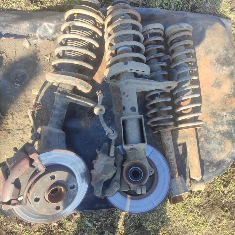 Передні та задні стойки ауді 80 б3