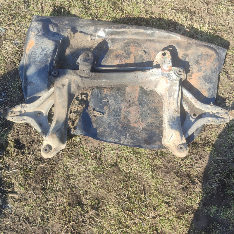 Підрамник Ауди 80 б3